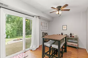 102 Pine Cir, Cary, IL 60013 - Photo 10
