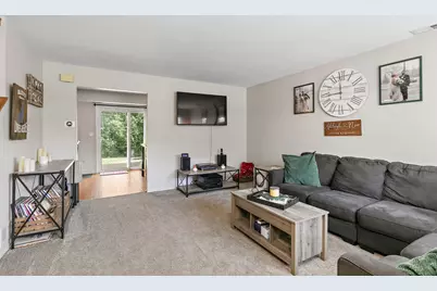 102 Pine Circle, Cary, IL 60013 - Photo 4