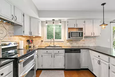 102 Pine Circle, Cary, IL 60013 - Photo 8