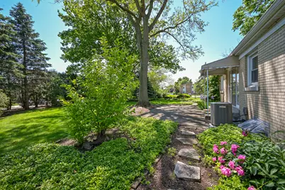 325 Lambert Road, Glen Ellyn, IL 60137 - Photo 26