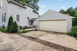 319 E Jefferson Ave, Wheaton, IL 60187 - Photo 22