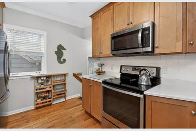 319 E Jefferson Avenue, Wheaton, IL 60187 - Photo 8
