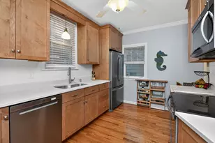 319 E Jefferson Ave, Wheaton, IL 60187 - Photo 6