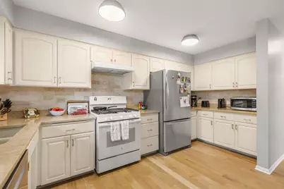 2653 N Bradford Drive, Arlington Heights, IL 60004 - Photo 8