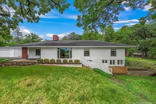 801 Ridgeland St, Fox River Grove, IL 60021 - Photo 1