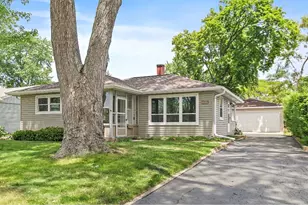 2204 Hawk Ln, Rolling Meadows, IL 60008 - Photo 1