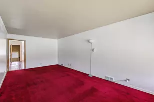 10553 S Calumet Ave, Chicago, IL 60628 - Photo 4