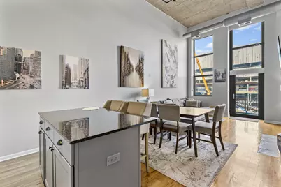 758 N Larrabee Street #305, Chicago, IL 60654 - Photo 2