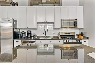 758 N Larrabee Street #305, Chicago, IL 60654 - Photo 6