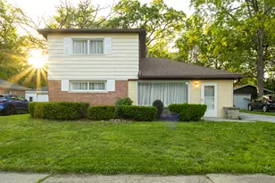 328 Oswego St, Park Forest, IL 60466 - Photo 2