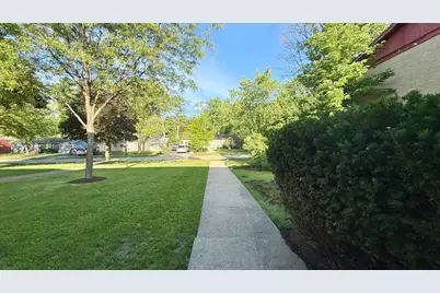 333 Cherry Valley Road, Vernon Hills, IL 60061 - Photo 4
