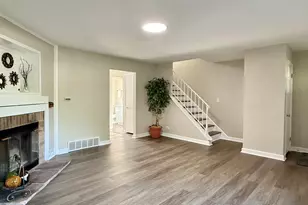 333 Cherry Valley Rd, Vernon Hills, IL 60061 - Photo 6