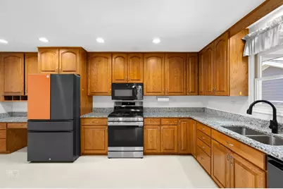 20589 N Horatio Boulevard, Prairie View, IL 60069 - Photo 4