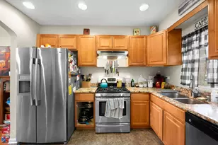 221 N Mill St, Naperville, IL 60540 - Photo 4