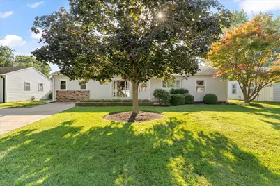 1010 Scottsdale Drive, Champaign, IL 61821 - Photo 2