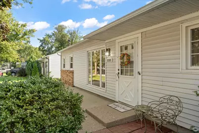 1010 Scottsdale Drive, Champaign, IL 61821 - Photo 4