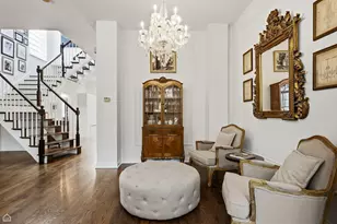 1310 W Roscoe St, Chicago, IL 60657 - Photo 8