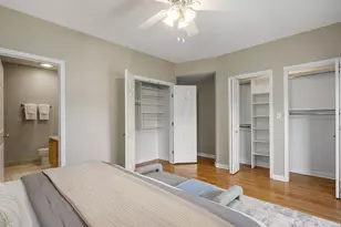 645 W Briar Pl, Chicago, IL 60657 - Photo 18
