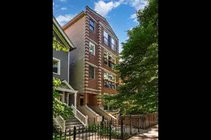 645 W Briar Pl, Chicago, IL 60657 - Photo 2