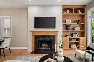 645 W Briar Pl, Chicago, IL 60657 - Photo 6