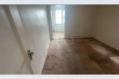 7819 S Bennett Avenue, Chicago, IL 60649 - Photo 10