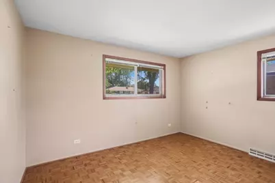 460 W Kathleen Drive, Des Plaines, IL 60016 - Photo 14