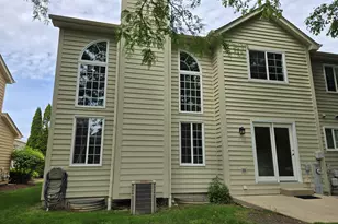 70 Townsend Cir, Naperville, IL 60565 - Photo 24