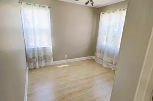 70 Townsend Cir, Naperville, IL 60565 - Photo 20