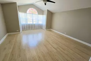 70 Townsend Cir, Naperville, IL 60565 - Photo 16