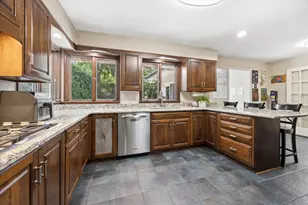671 Revere Rd, Glen Ellyn, IL 60137 - Photo 10