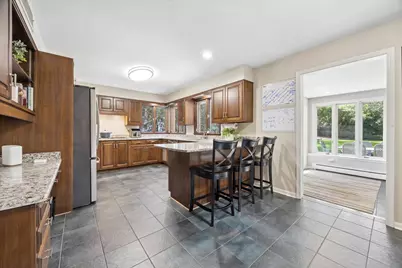 671 Revere Road, Glen Ellyn, IL 60137 - Photo 8