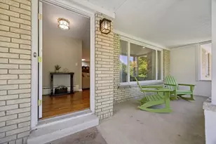 671 Revere Rd, Glen Ellyn, IL 60137 - Photo 2