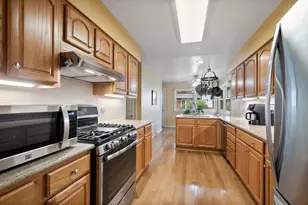 915 S See-Gwun Ave, Mount Prospect, IL 60056 - Photo 2