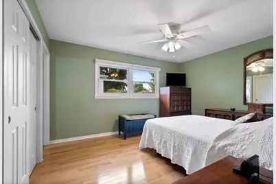 915 S See Gwun Avenue, Mount Prospect, IL 60056 - Photo 12