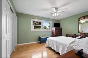 915 S See-Gwun Ave, Mount Prospect, IL 60056 - Photo 12