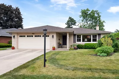 915 S See Gwun Avenue, Mount Prospect, IL 60056 - Photo 1