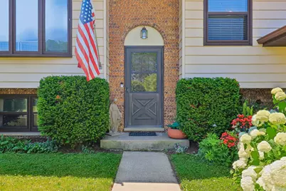2359 High Point Drive, Lindenhurst, IL 60046 - Photo 2