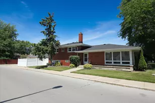 10158 S Talman Ave, Chicago, IL 60655 - Photo 2