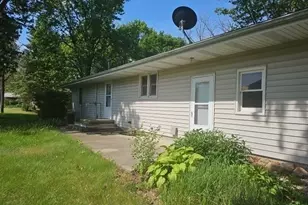 335 N Pine St, Piper City, IL 60959 - Photo 4