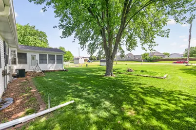 1526 Pebblewood Drive, Sycamore, IL 60178 - Photo 26