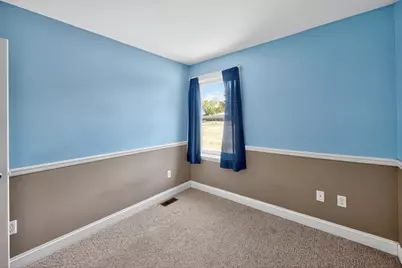 3925 South Pointe Drive #B, Dekalb, IL 60115 - Photo 16