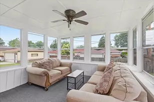 104 W Granville Ave, Roselle, IL 60172 - Photo 18