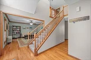 53 Breckenridge Dr, Aurora, IL 60504 - Photo 2