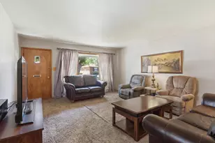 16367 Evans Ave, South Holland, IL 60473 - Photo 4
