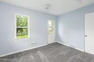 571 S Smith Blvd, Aurora, IL 60505 - Photo 12
