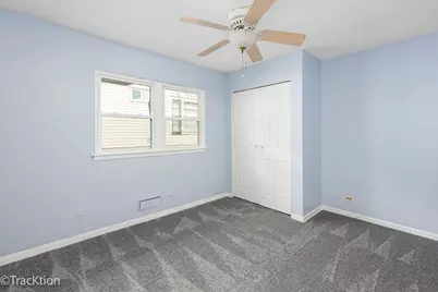 571 S Smith Boulevard, Aurora, IL 60505 - Photo 10