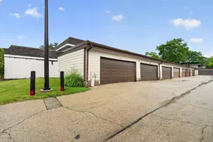 1289 Ct E Ct, Hanover Park, IL 60133 - Photo 14