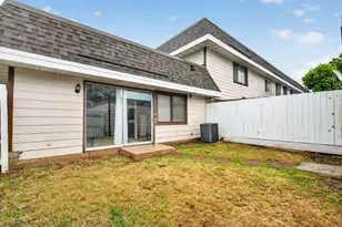 1289 Ct E Ct, Hanover Park, IL 60133 - Photo 12