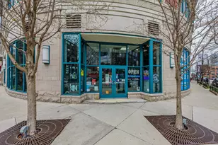 340 W Superior St, Chicago, IL 60654 - Photo 26
