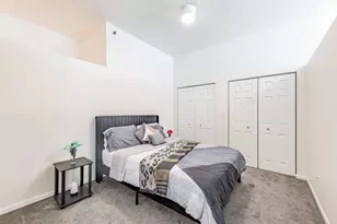 340 W Superior St, Chicago, IL 60654 - Photo 12